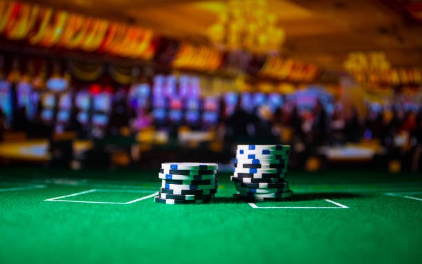 Live blackjack table and Aviator slot game on deluna 4d MSC